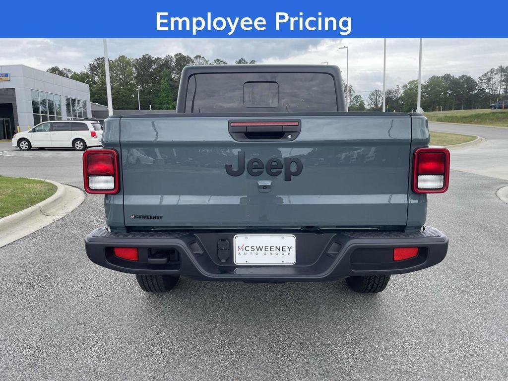 new 2025 Jeep Gladiator car, priced at $39,940