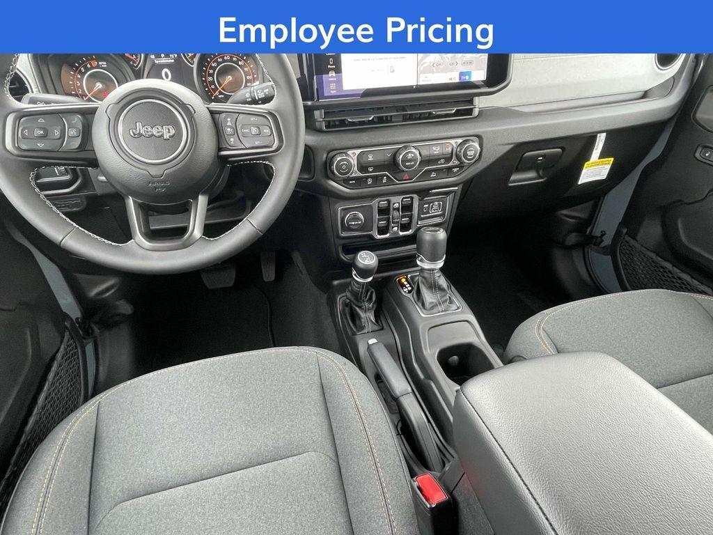 new 2025 Jeep Gladiator car, priced at $39,940