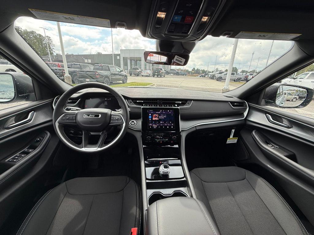 new 2025 Jeep Grand Cherokee car, priced at $30,845