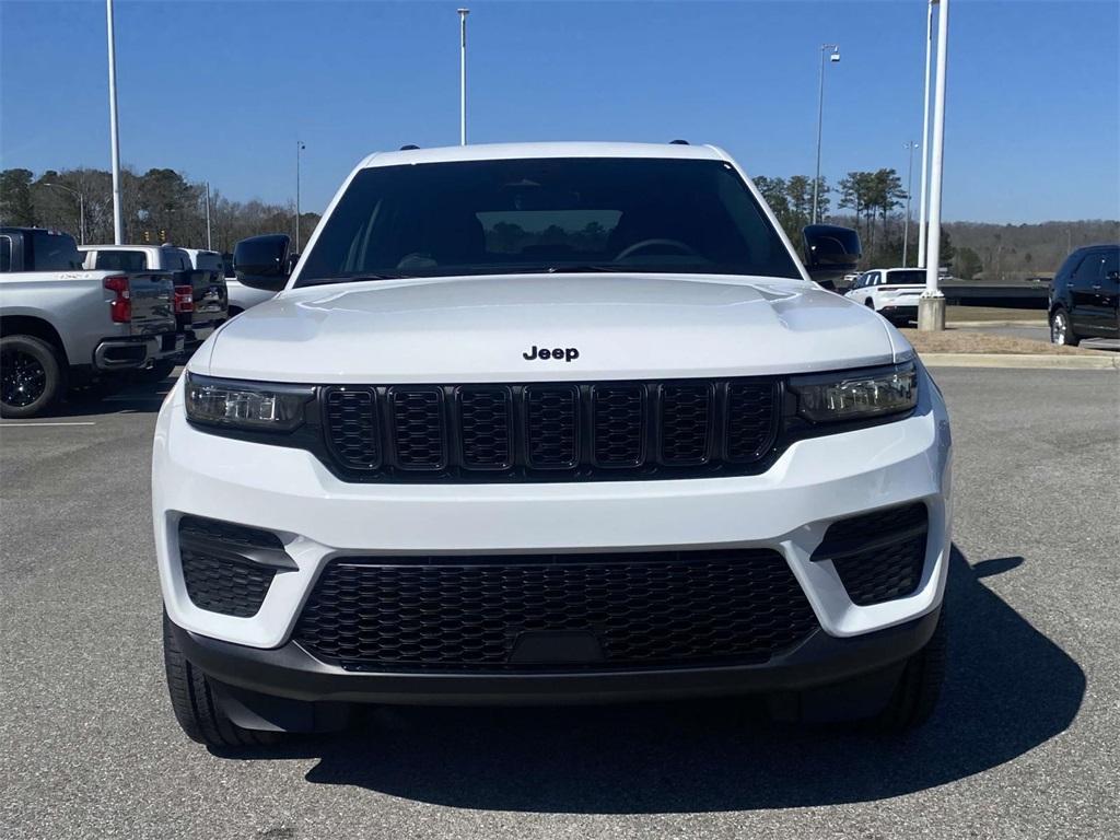 new 2025 Jeep Grand Cherokee car, priced at $34,830