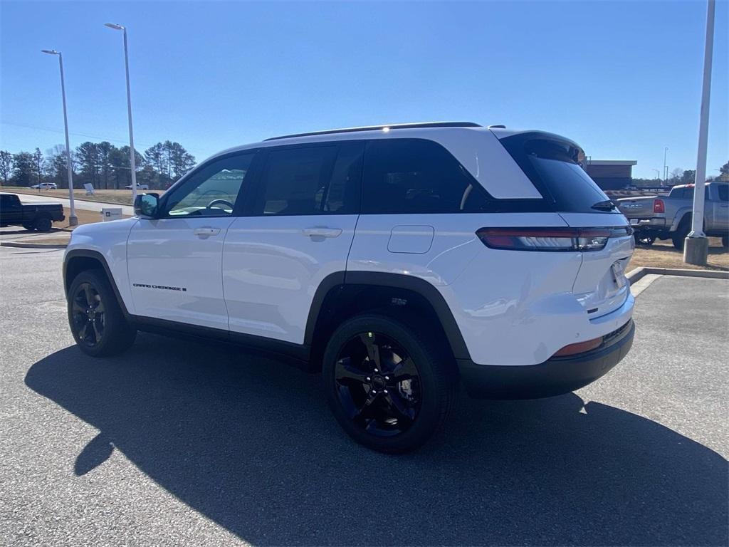 new 2025 Jeep Grand Cherokee car, priced at $34,830