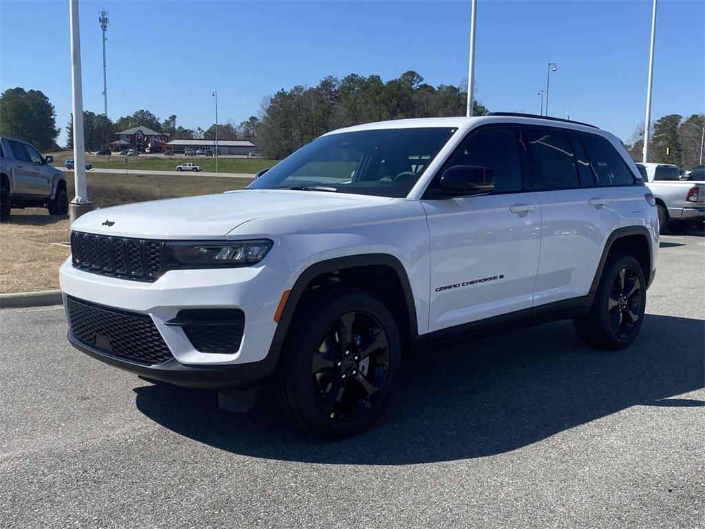 new 2025 Jeep Grand Cherokee car, priced at $34,830