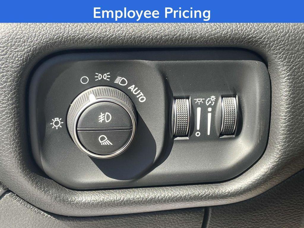 new 2025 Ram 1500 car, priced at $47,770