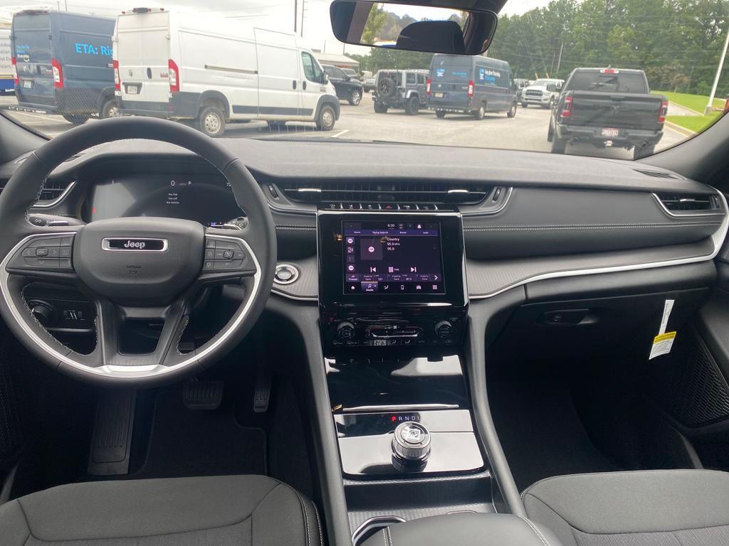 new 2025 Jeep Grand Cherokee L car, priced at $31,875