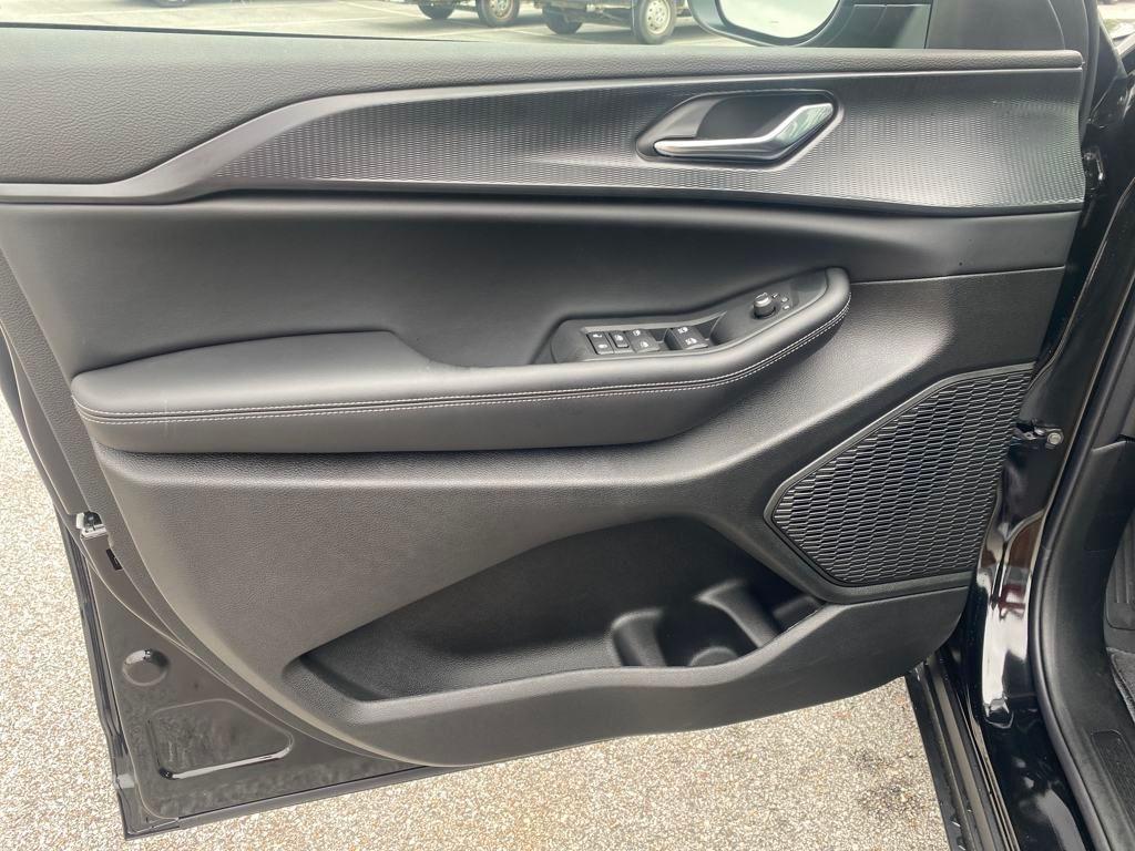 new 2025 Jeep Grand Cherokee L car, priced at $31,875