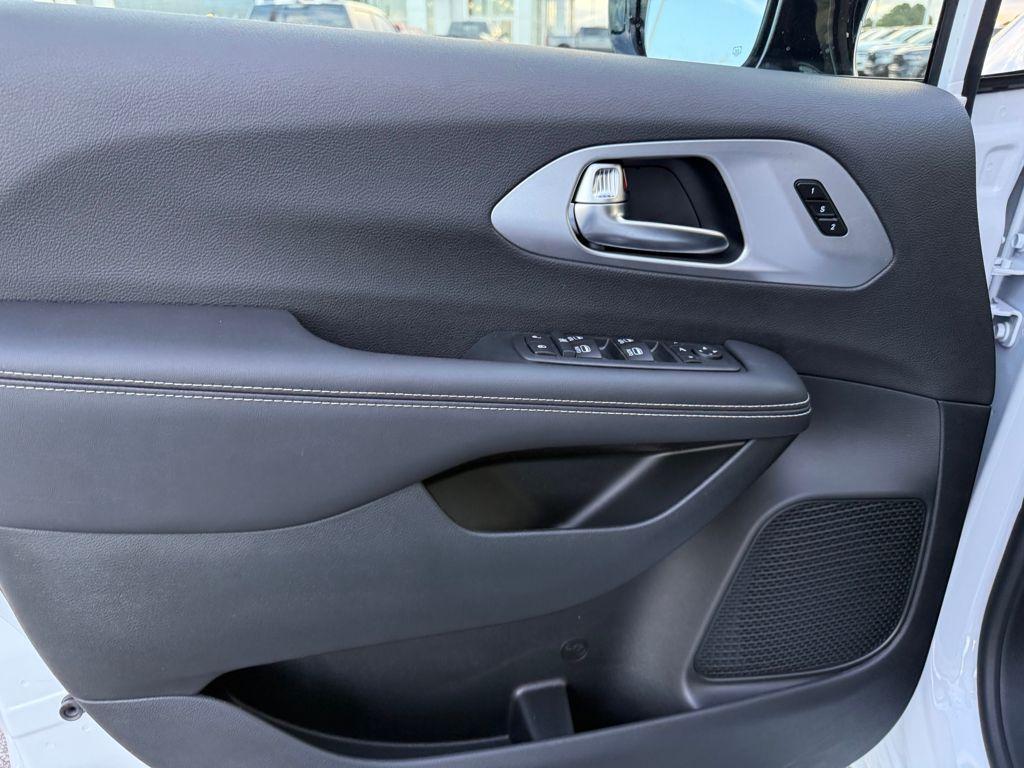 new 2026 Chrysler Pacifica car, priced at $42,760