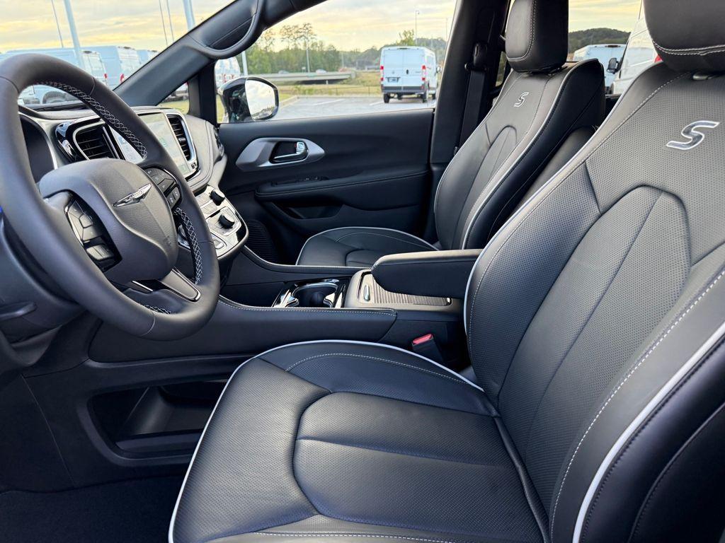 new 2026 Chrysler Pacifica car, priced at $42,760