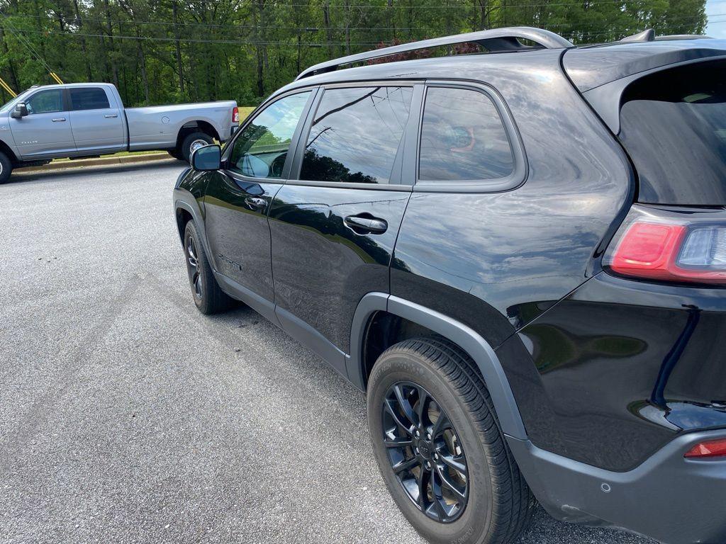 used 2023 Jeep Cherokee car, priced at $24,867