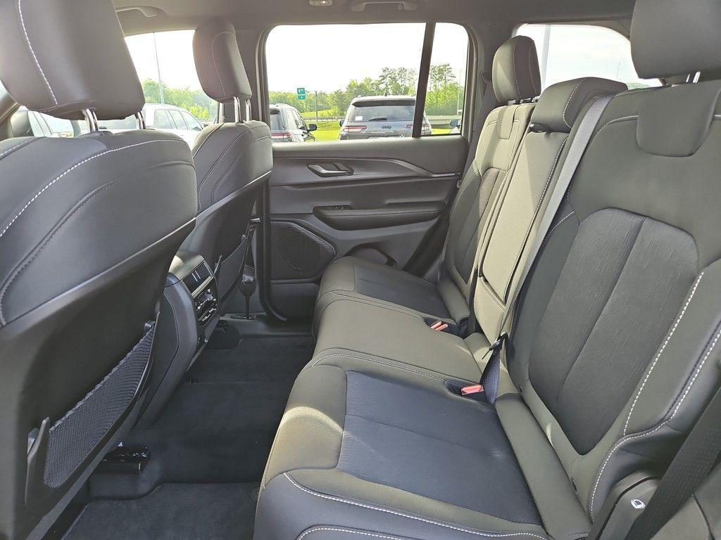 new 2025 Jeep Grand Cherokee car, priced at $28,530