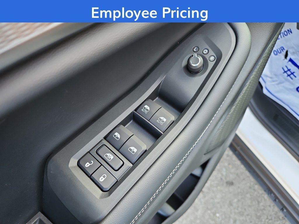 new 2025 Jeep Grand Cherokee car, priced at $30,530