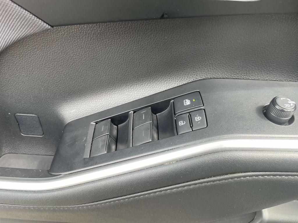 used 2021 Toyota Highlander car, priced at $28,799