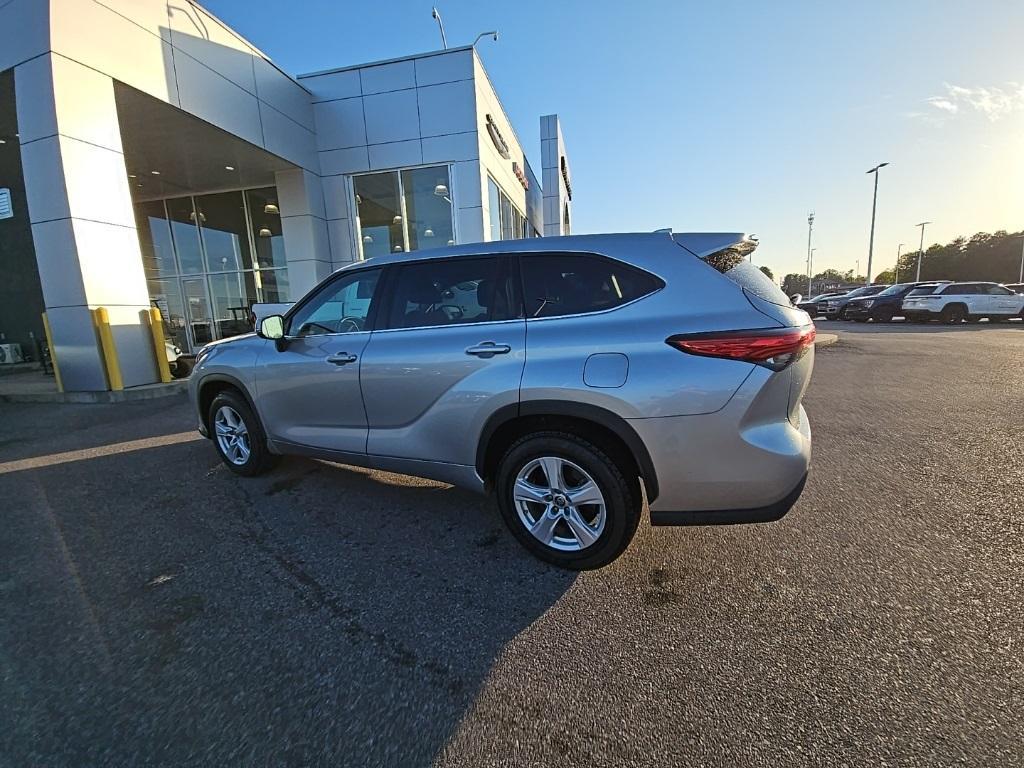 used 2021 Toyota Highlander car, priced at $27,563