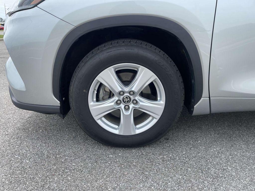 used 2021 Toyota Highlander car, priced at $28,799