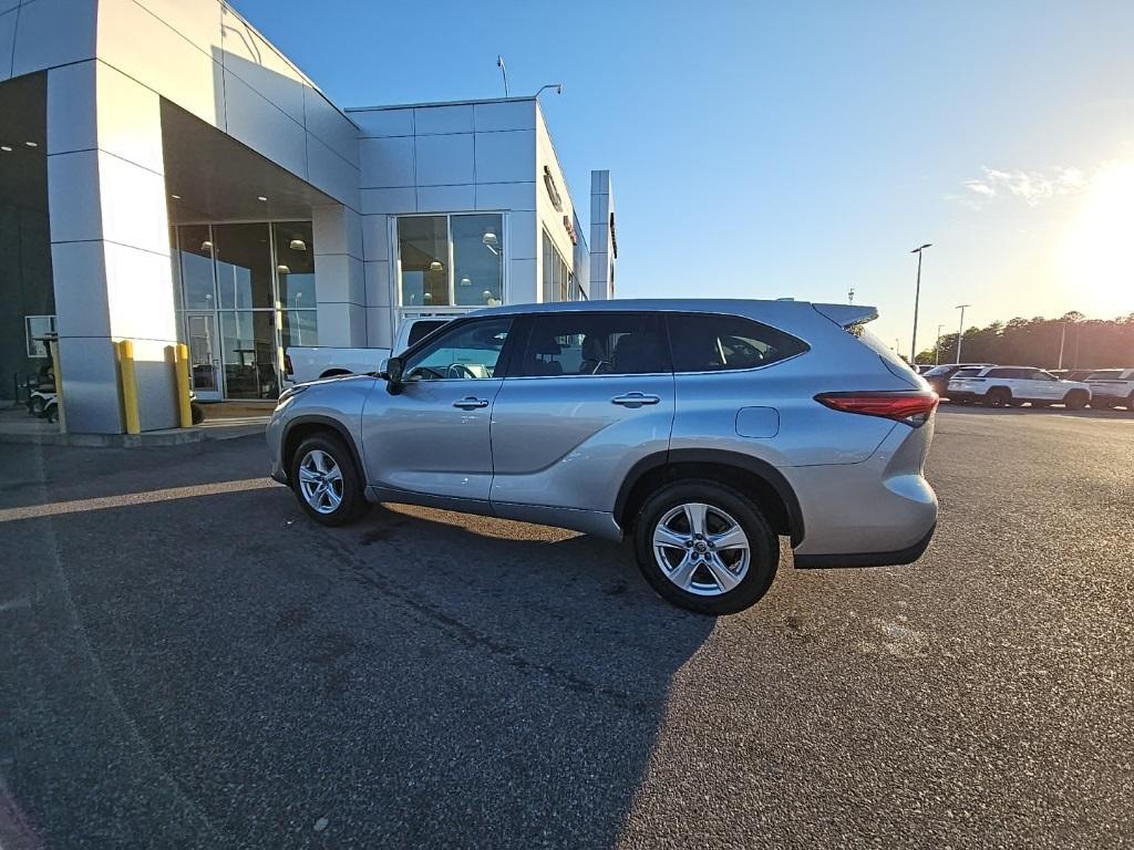 used 2021 Toyota Highlander car, priced at $27,563