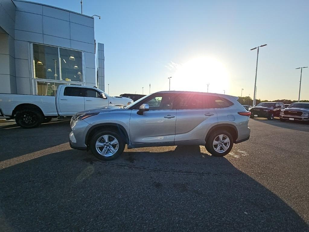 used 2021 Toyota Highlander car, priced at $27,563