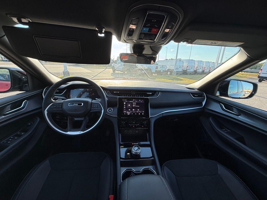 new 2025 Jeep Grand Cherokee car, priced at $30,980