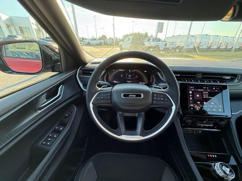 new 2025 Jeep Grand Cherokee car, priced at $30,980