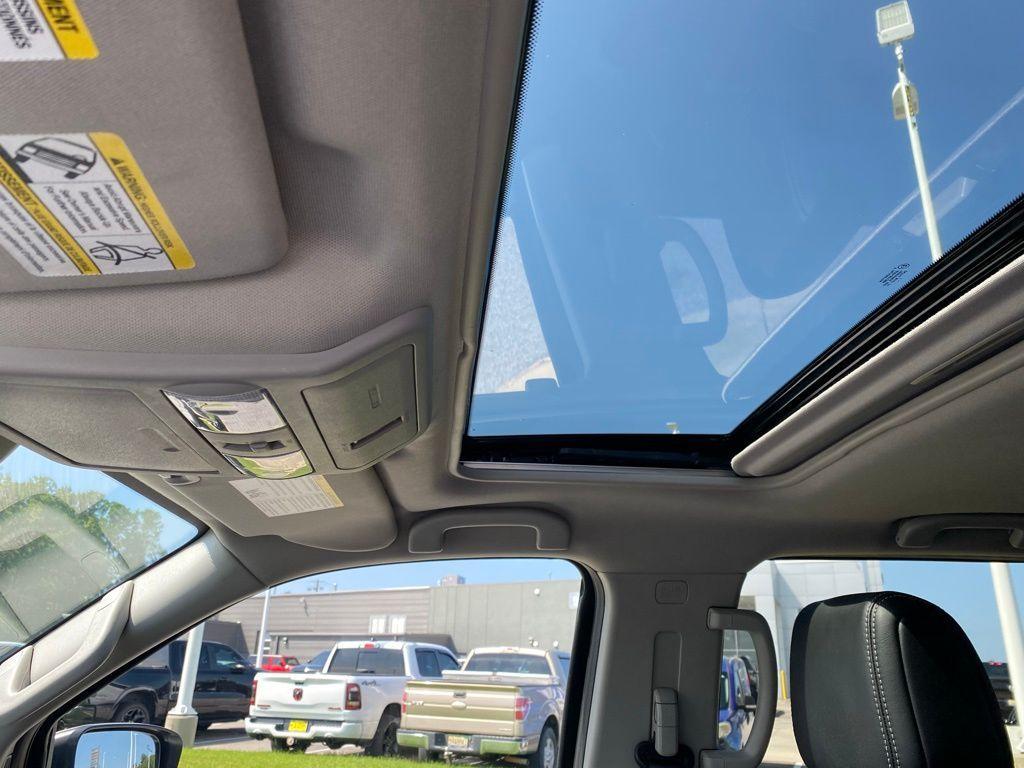 used 2022 Nissan Frontier car, priced at $26,000