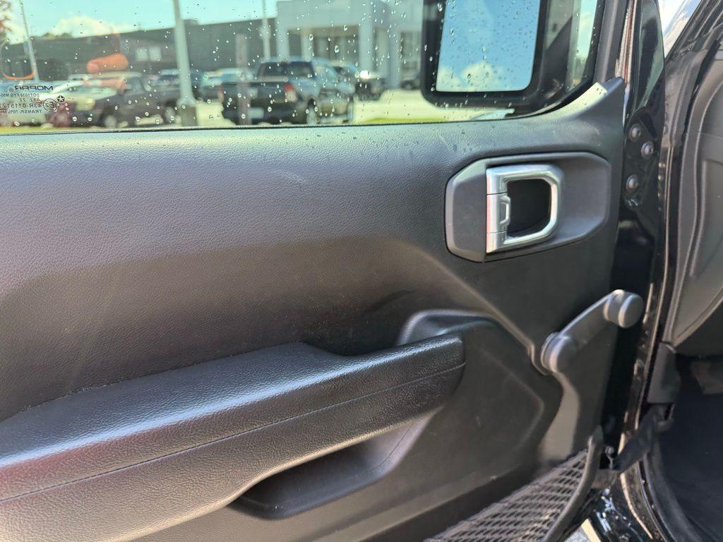 used 2022 Jeep Wrangler Unlimited car, priced at $28,642