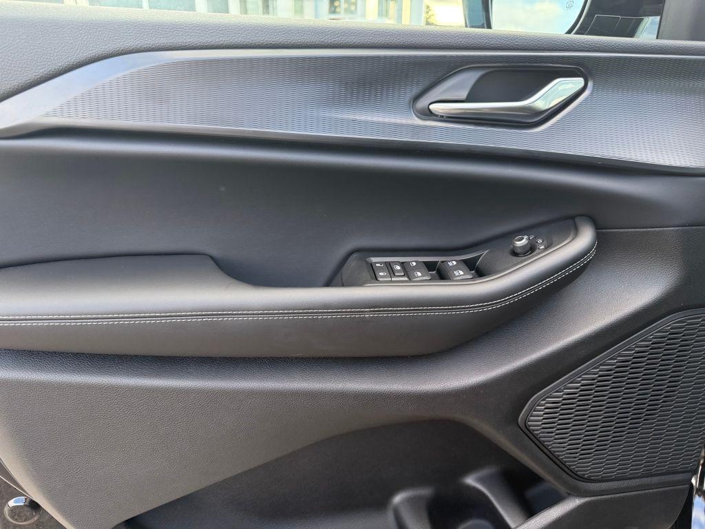 new 2025 Jeep Grand Cherokee car, priced at $32,625