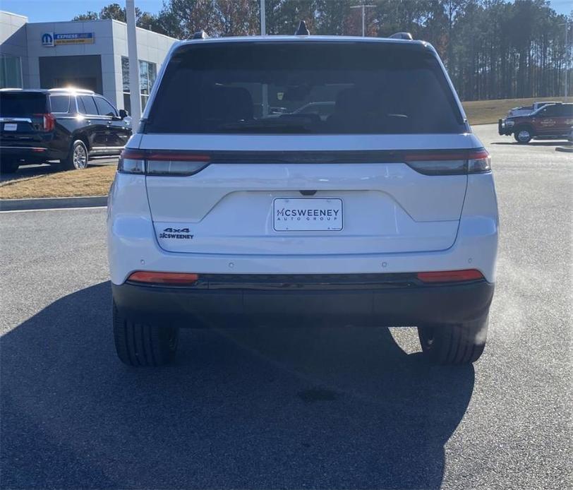 new 2025 Jeep Grand Cherokee car, priced at $43,080