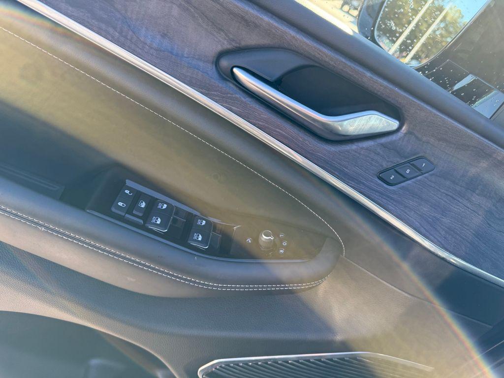 used 2022 Jeep Grand Cherokee car, priced at $33,700