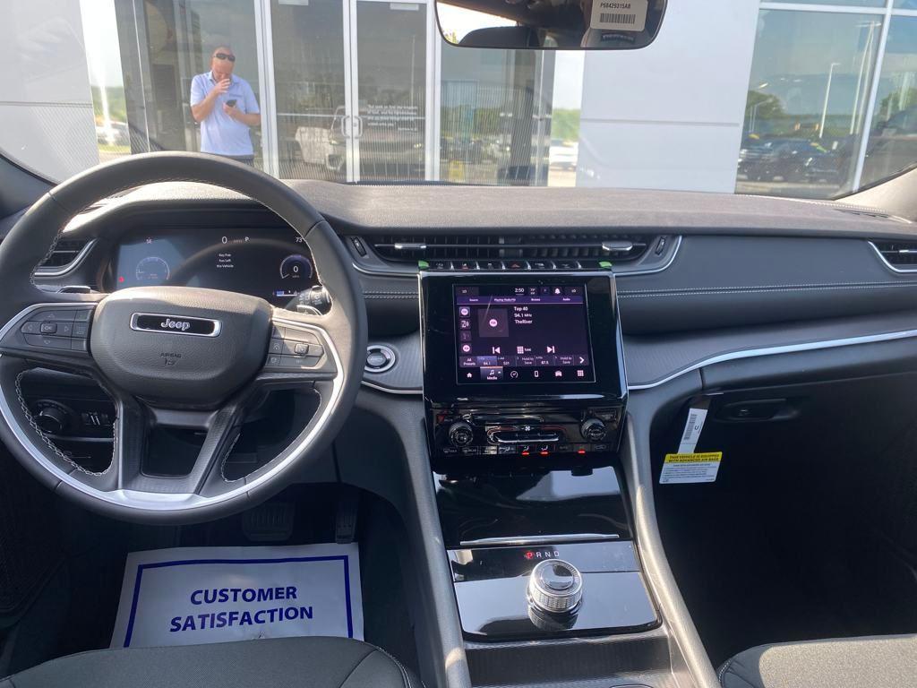 new 2025 Jeep Grand Cherokee car, priced at $30,530