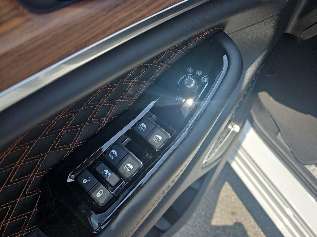 used 2022 Jeep Grand Cherokee car, priced at $43,500