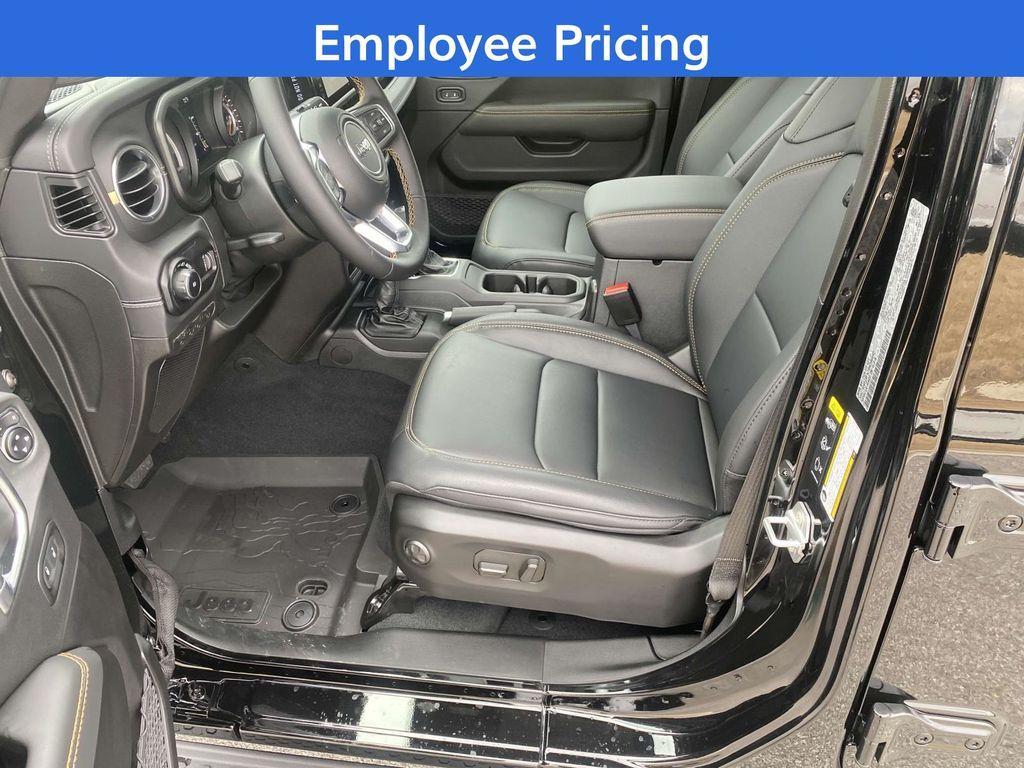 new 2025 Jeep Wrangler car, priced at $48,115