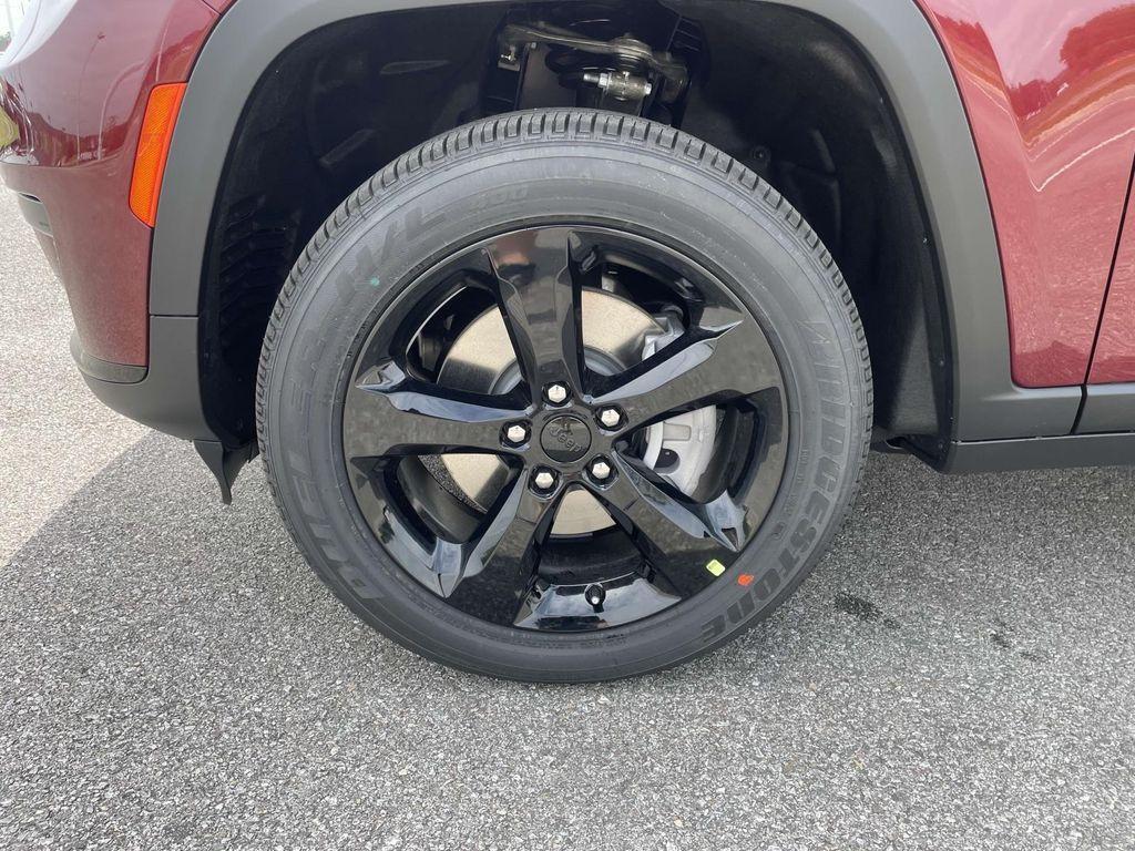 new 2025 Jeep Grand Cherokee L car, priced at $39,625