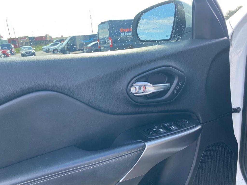 used 2020 Jeep Cherokee car, priced at $16,500
