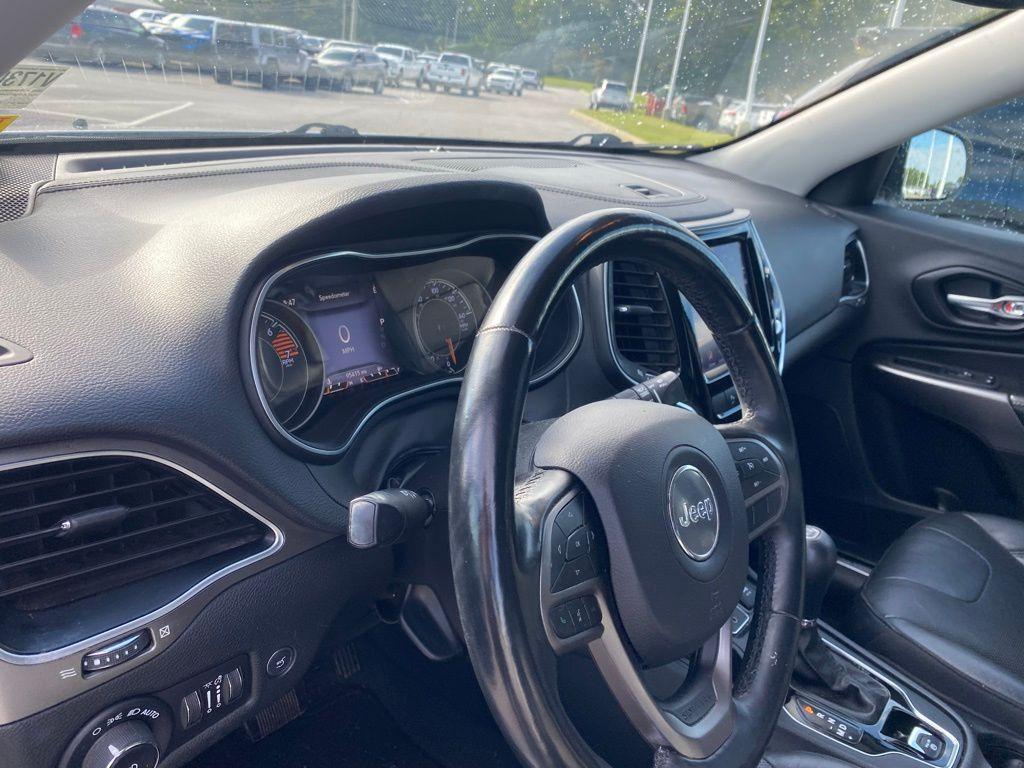 used 2020 Jeep Cherokee car, priced at $16,500