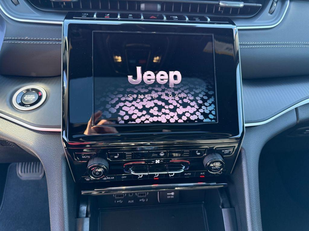 new 2025 Jeep Grand Cherokee car, priced at $34,125