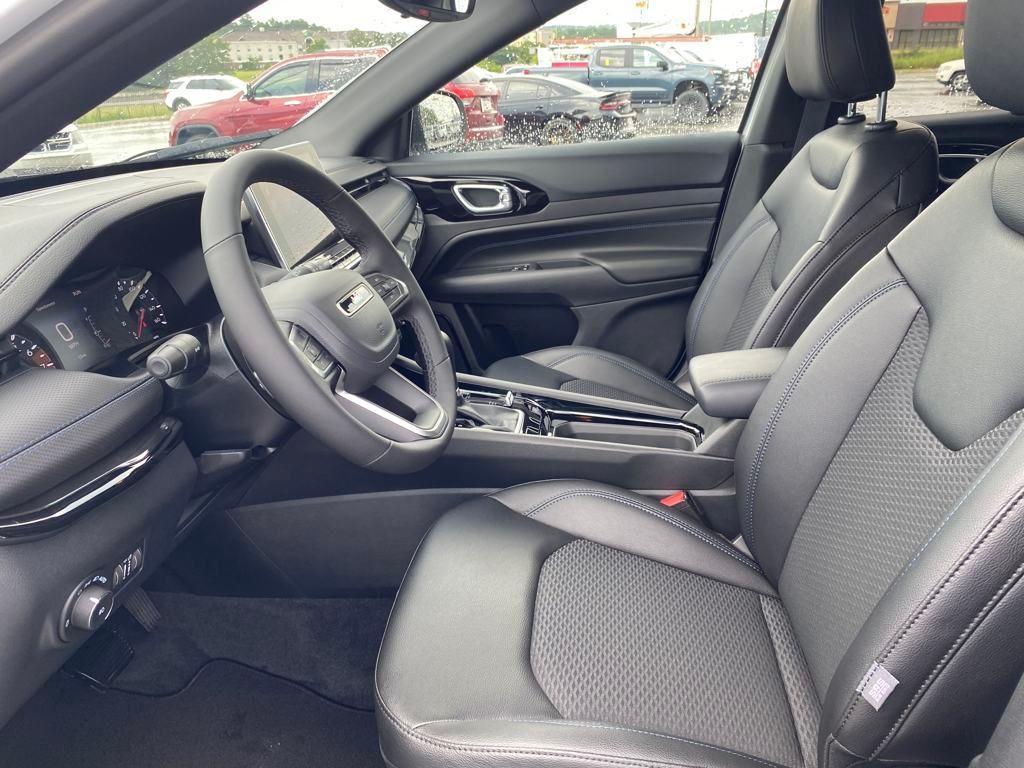 new 2025 Jeep Compass car, priced at $25,660