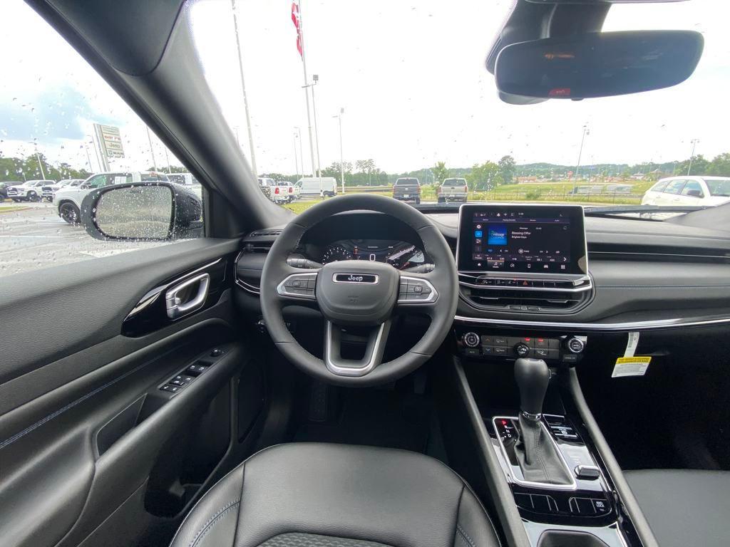 new 2025 Jeep Compass car, priced at $25,660