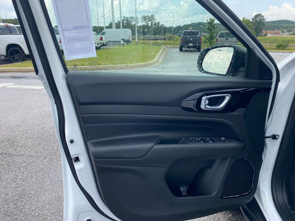 new 2025 Jeep Compass car, priced at $25,660