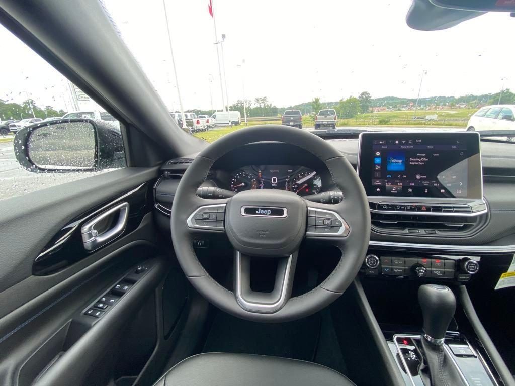 new 2025 Jeep Compass car, priced at $25,660