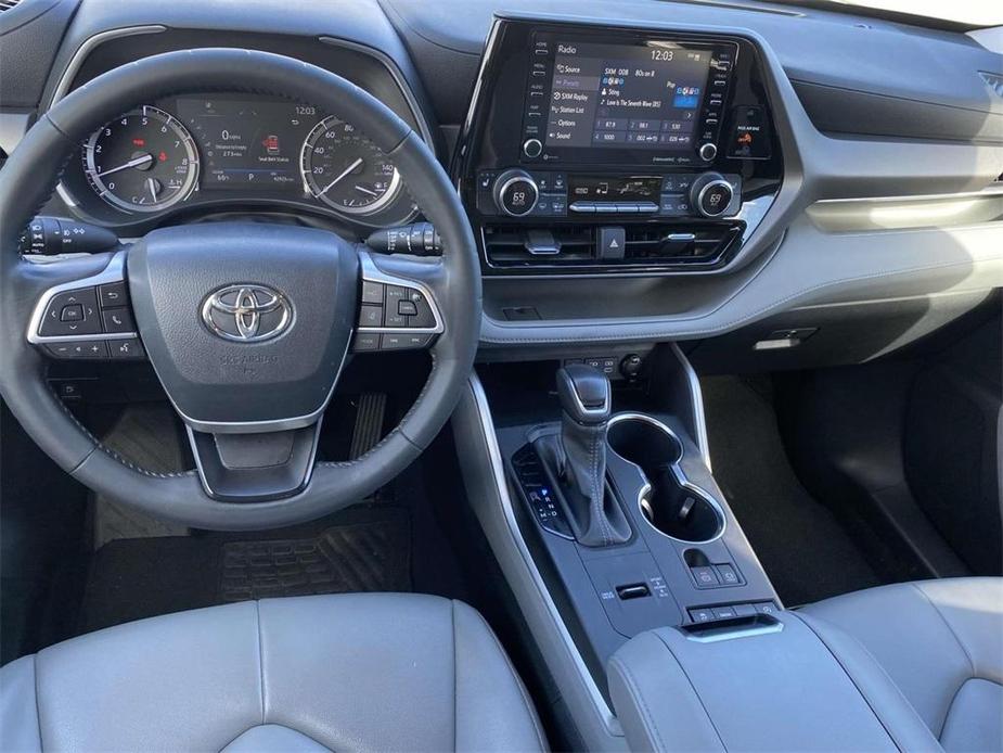 used 2022 Toyota Highlander car, priced at $34,701