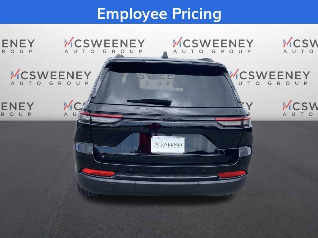 new 2025 Jeep Grand Cherokee car, priced at $35,925