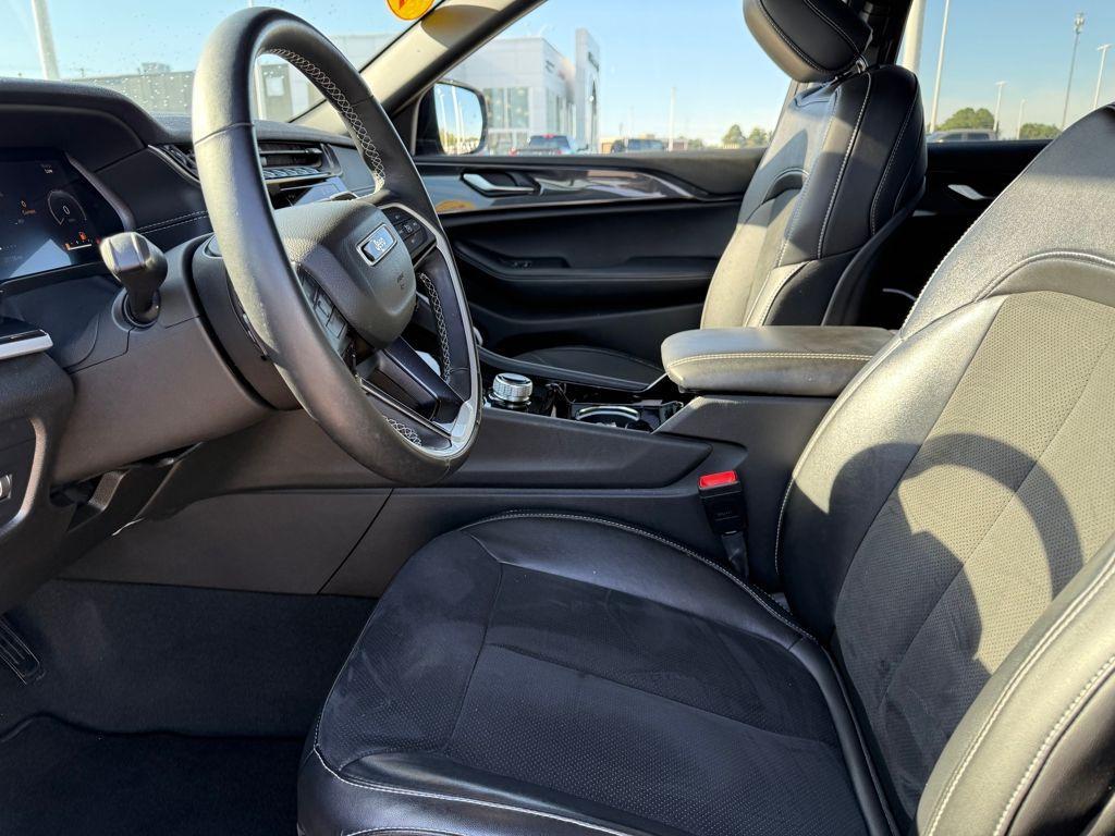 used 2022 Jeep Grand Cherokee car, priced at $33,028