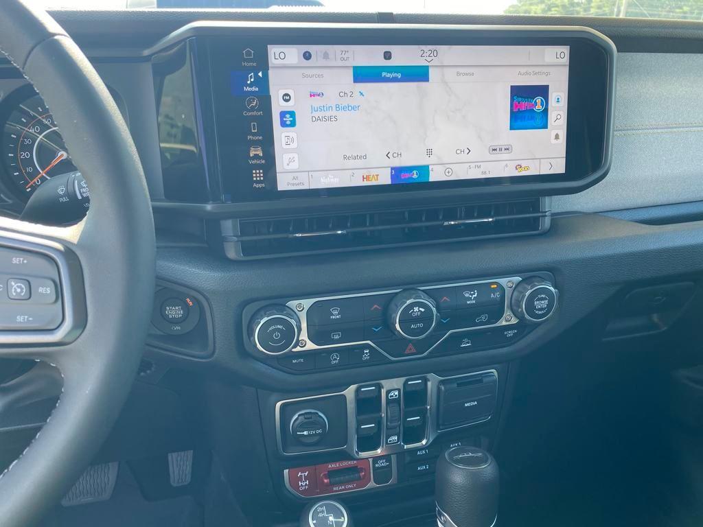 new 2025 Jeep Gladiator car, priced at $42,540