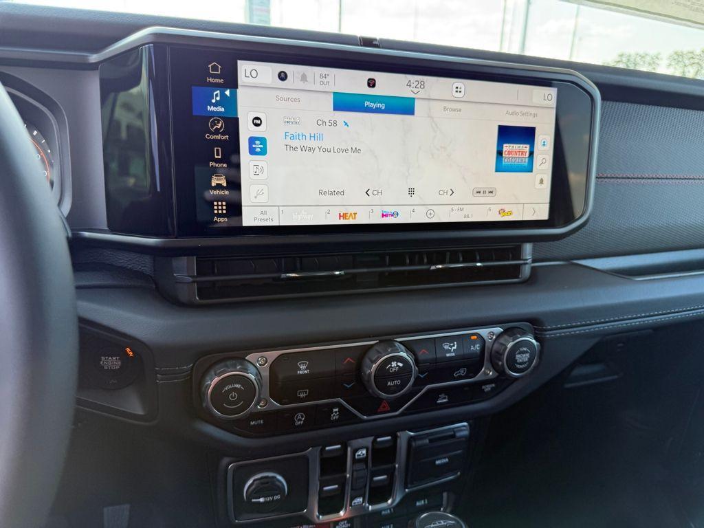 new 2025 Jeep Gladiator car, priced at $45,100