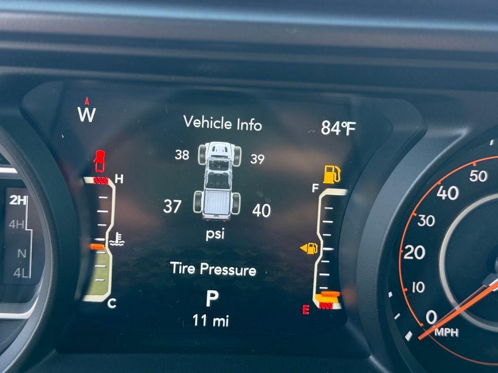 new 2025 Jeep Gladiator car, priced at $45,100