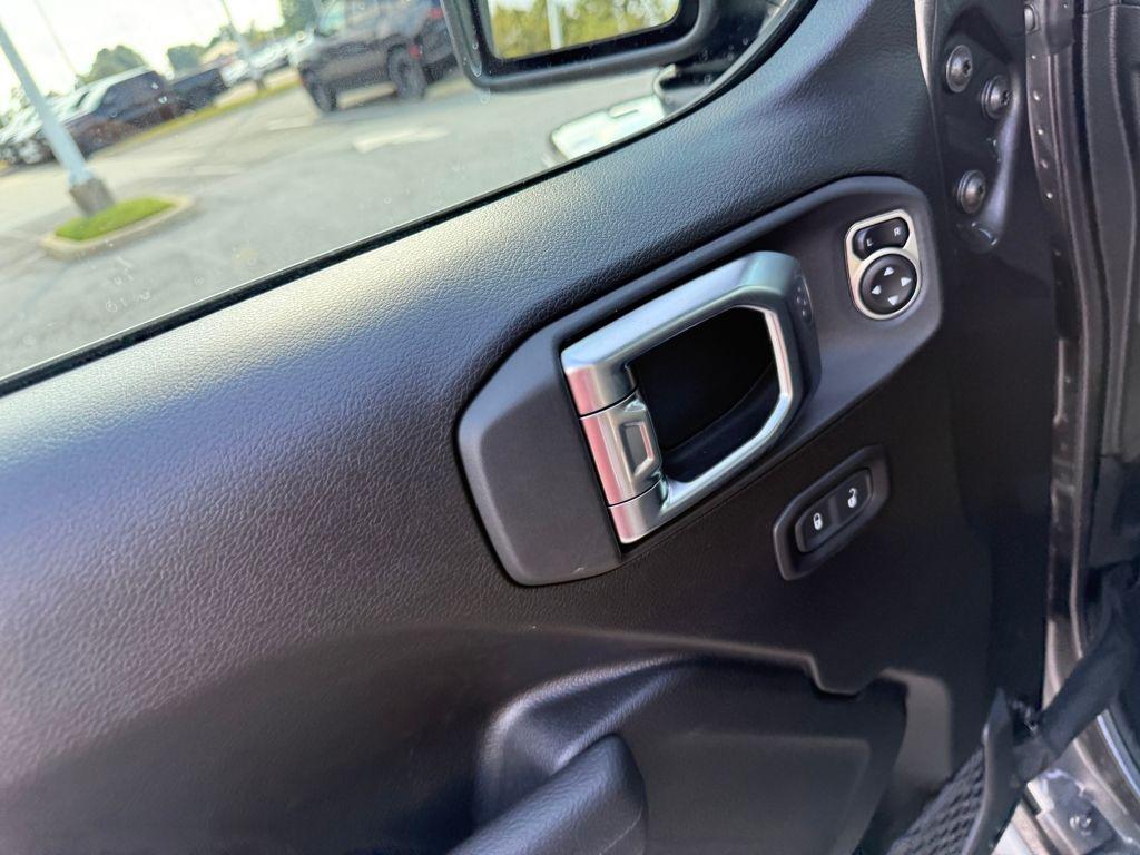 new 2025 Jeep Gladiator car, priced at $45,100