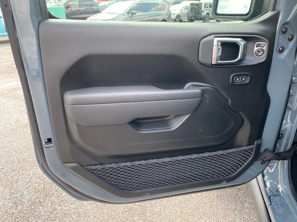 new 2025 Jeep Gladiator car, priced at $48,845