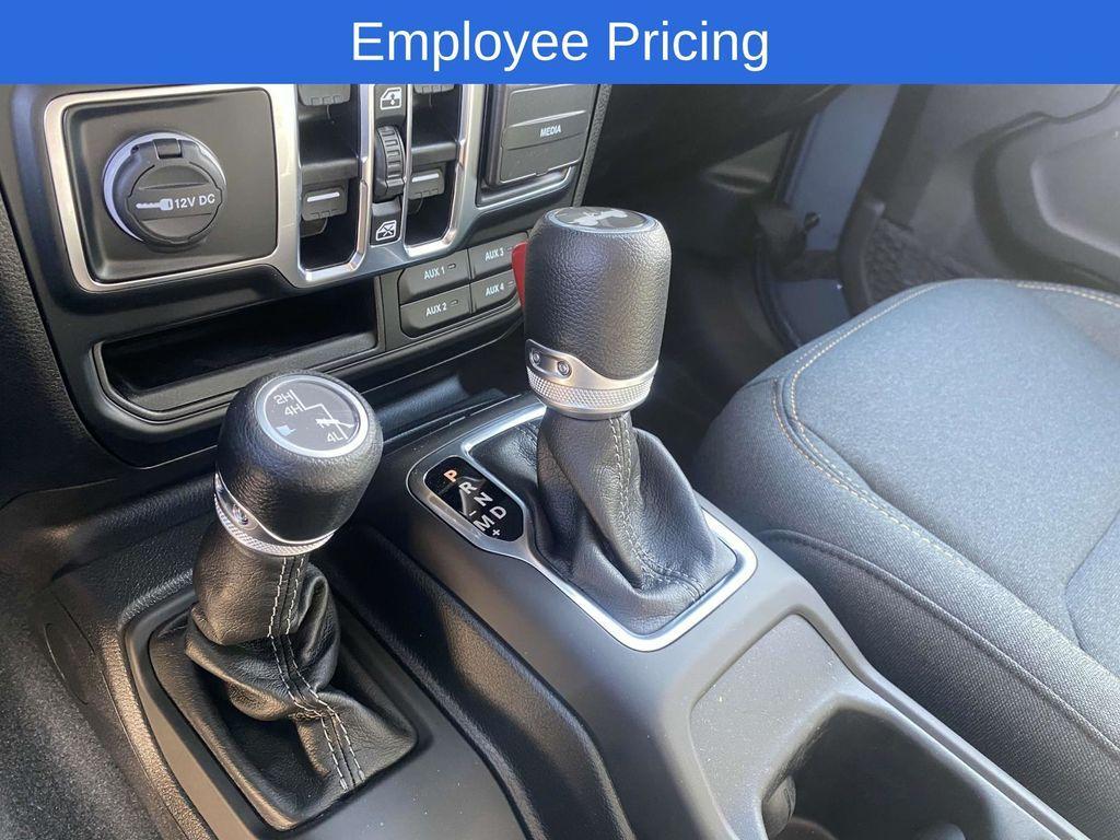 new 2024 Jeep Wrangler car, priced at $61,385