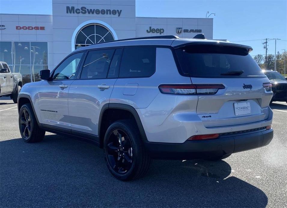 new 2025 Jeep Grand Cherokee car, priced at $38,425