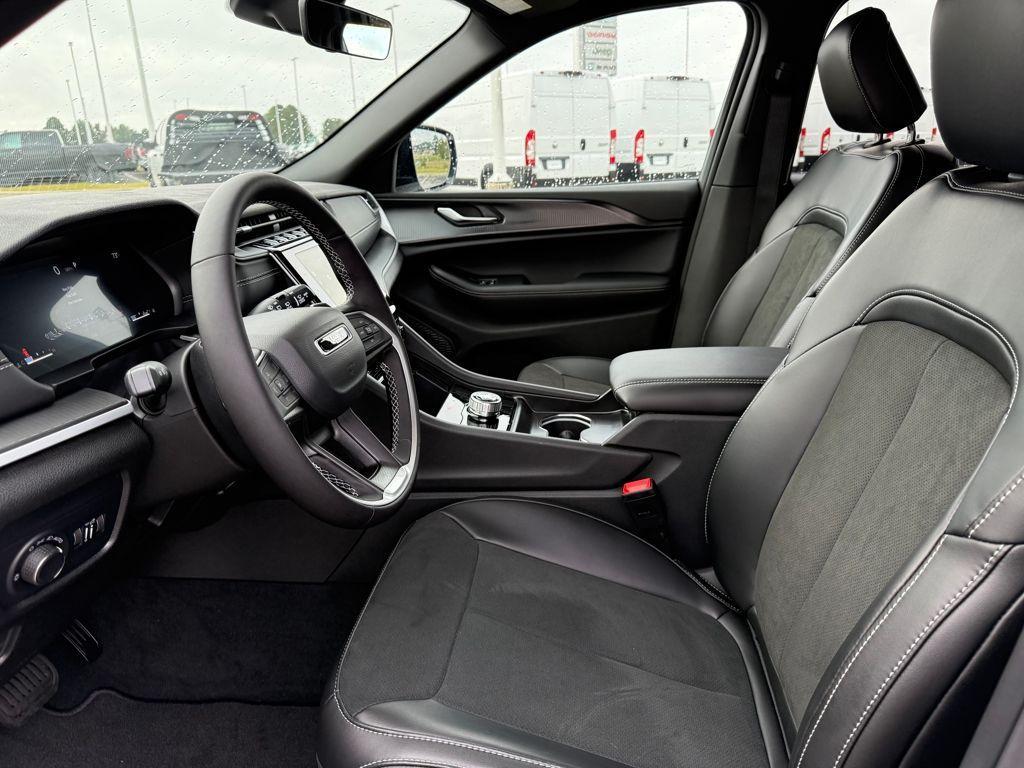 new 2025 Jeep Grand Cherokee car, priced at $35,530