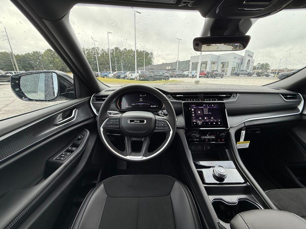 new 2025 Jeep Grand Cherokee car, priced at $35,530