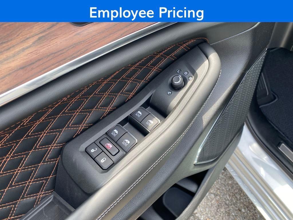 new 2025 Jeep Grand Cherokee L car, priced at $58,330
